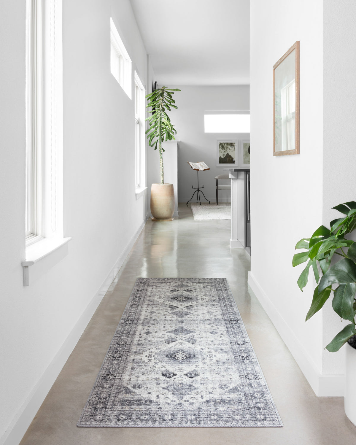 Loloi Skye Round Area Rug