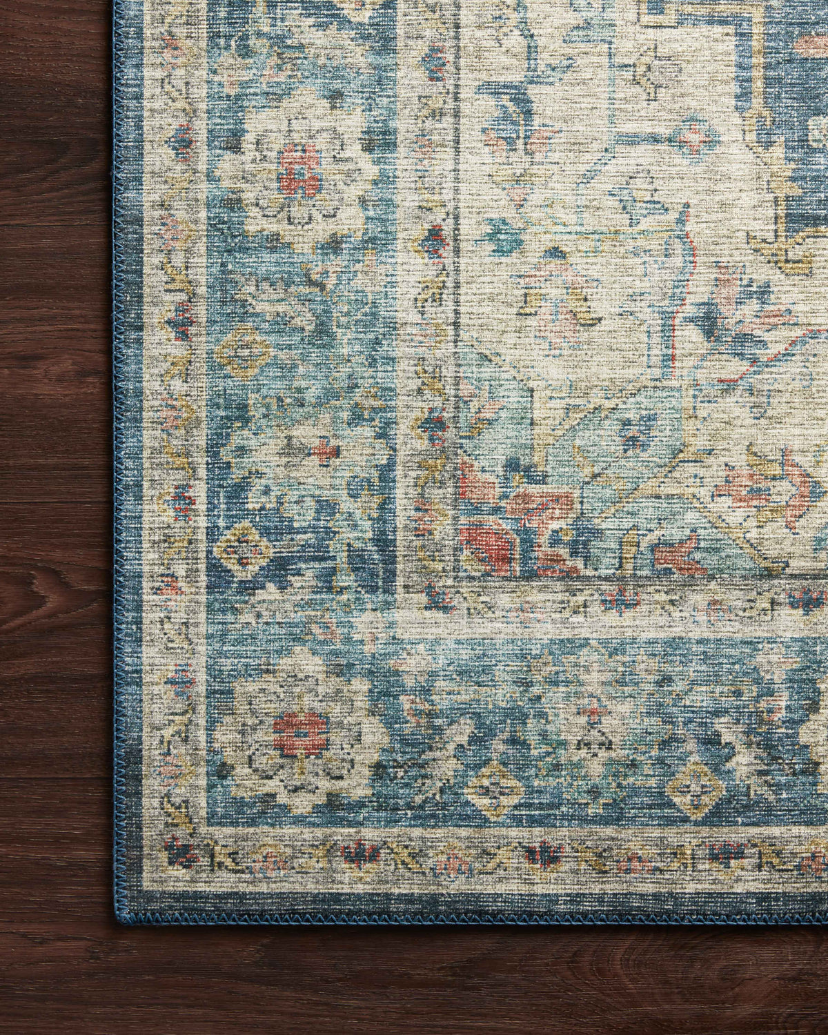 Loloi Skye 7' x 9' Oval Area Rug
