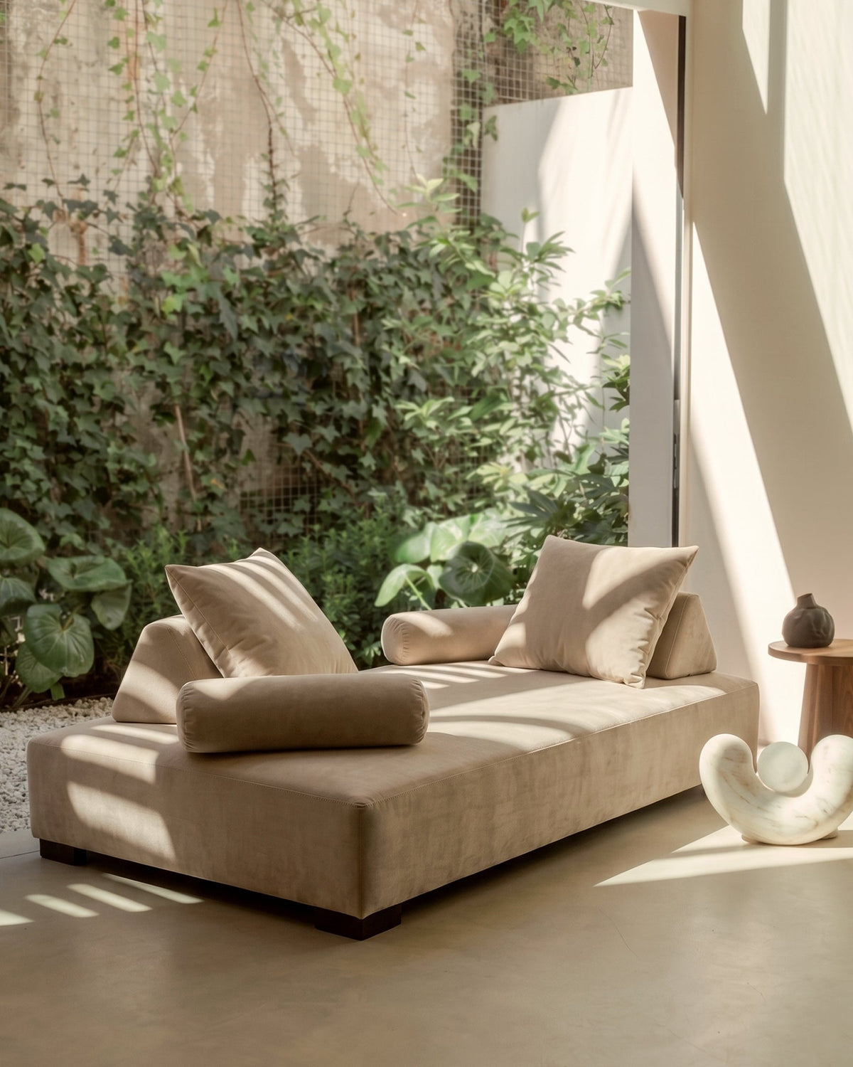 Sintra Daybed Sofa – Stylish Comfort for Modern Living