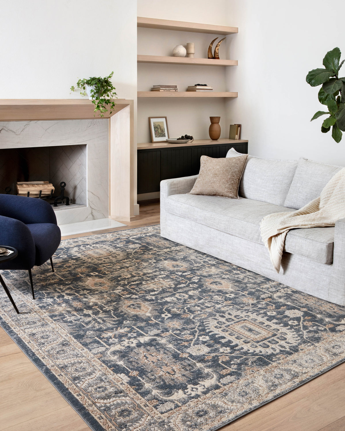 Loloi Henrick 18" x 18" Sample Rug