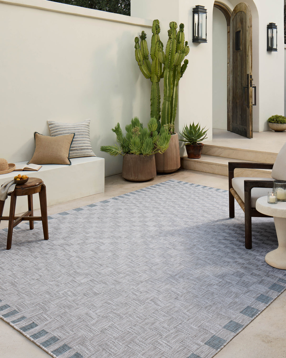 Amber Lewis x Loloi Topanga 18" x 18" Sample Rug