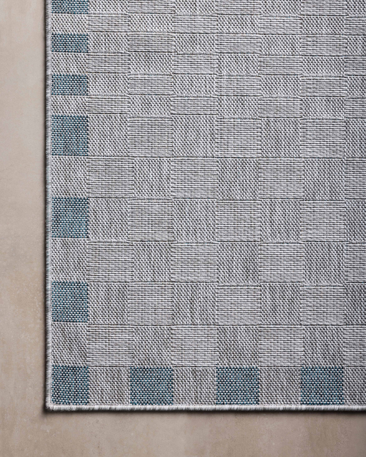 Amber Lewis x Loloi Topanga 18" x 18" Sample Rug