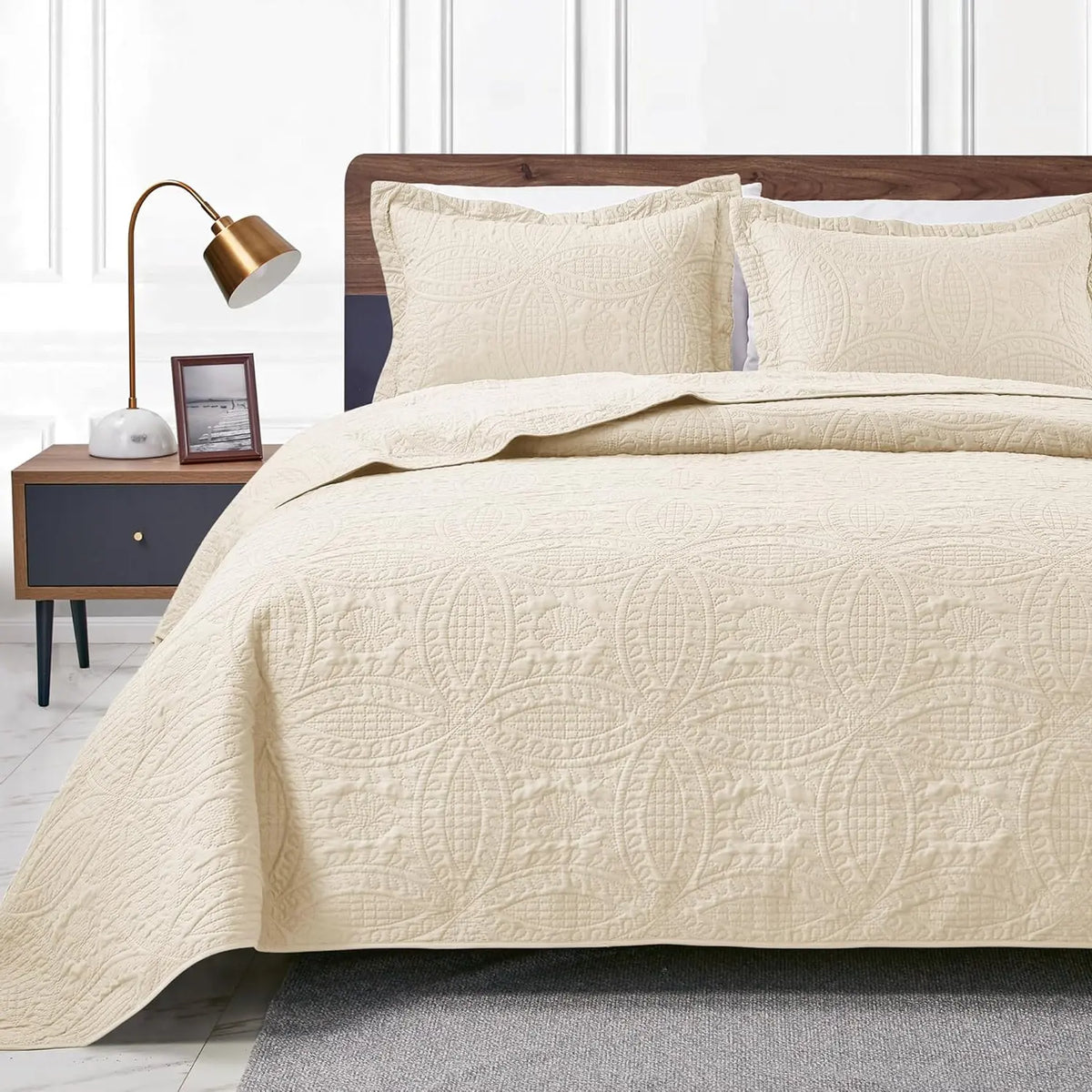 3-Piece Microfiber Bedding Set - Queen Size Light Green Ultrasonic Quilted Bedspread Coverlet, Soft Bedspreads with Coin Patchwork, Modern Lightweight Bed Set (1 Quilt, 2 Pillow Shams), Soft Quilts Bedspreads