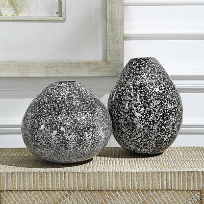 Black & White Vases Set/2