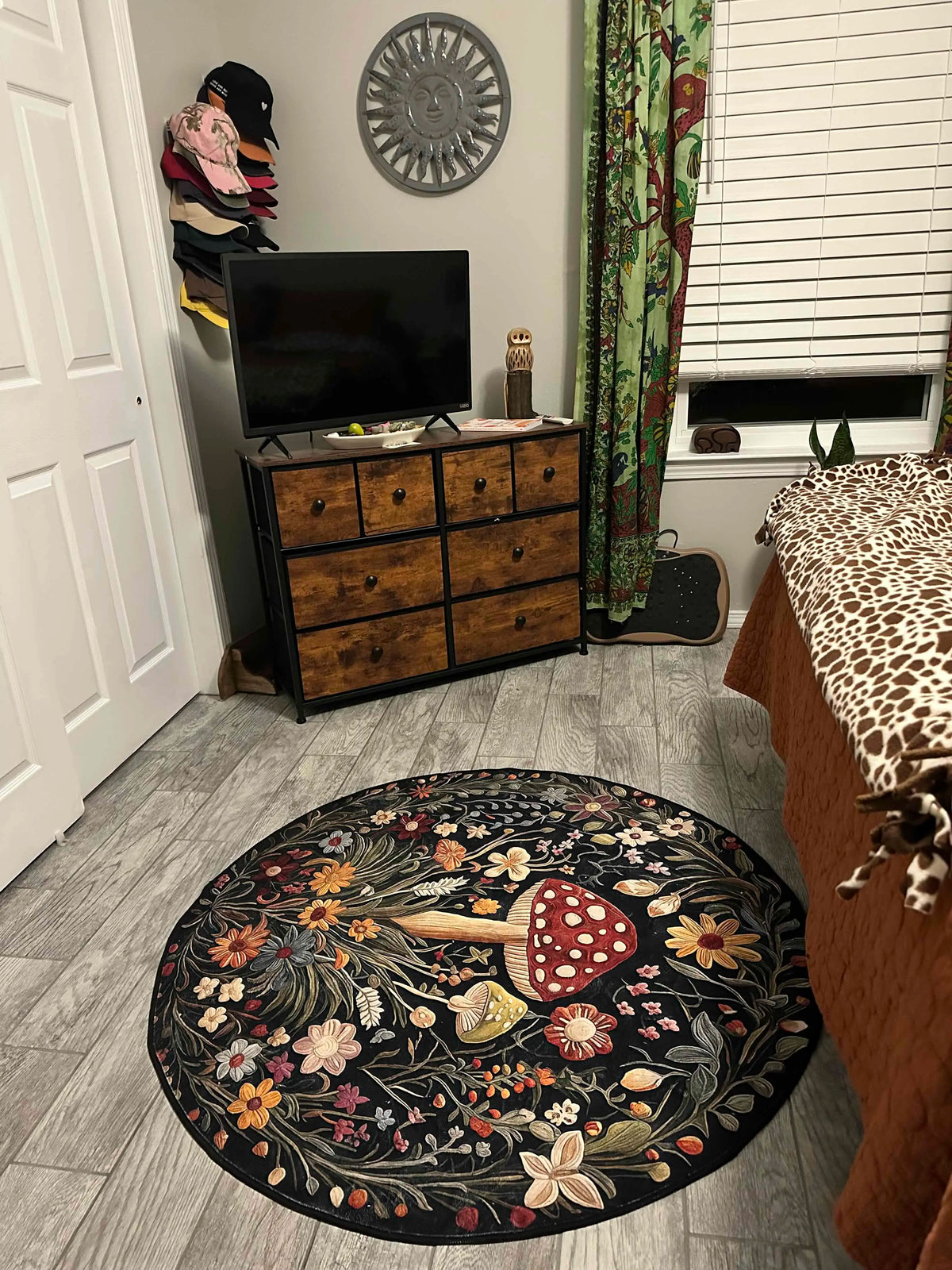 Mushroom Boho Floral Felt Rug - Fluffy, Non-Slip, and Machine Washable for Effortless Elegance